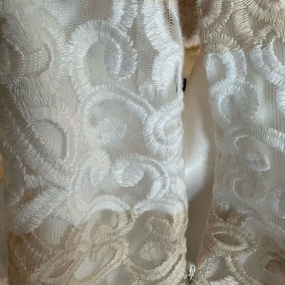 WHBM Size 4 Eyelet Lace Embroidered Tan & Cream Striped A Line Pencil Skirt - Picture 4 of 8